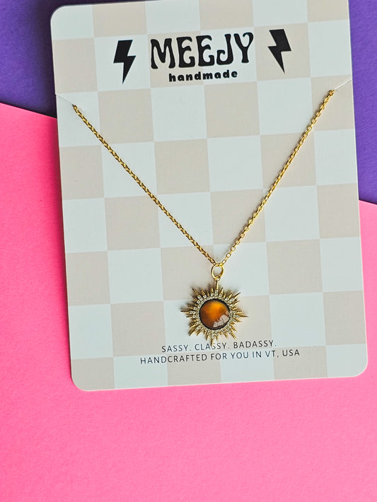 Blazing sun color changing necklace